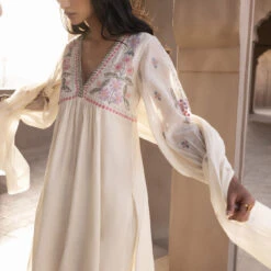 Natavia Kurta Set - Natural 9 Natavia Kurta Set - Natural -Abhinaya shop AD S22R12 Natural 4