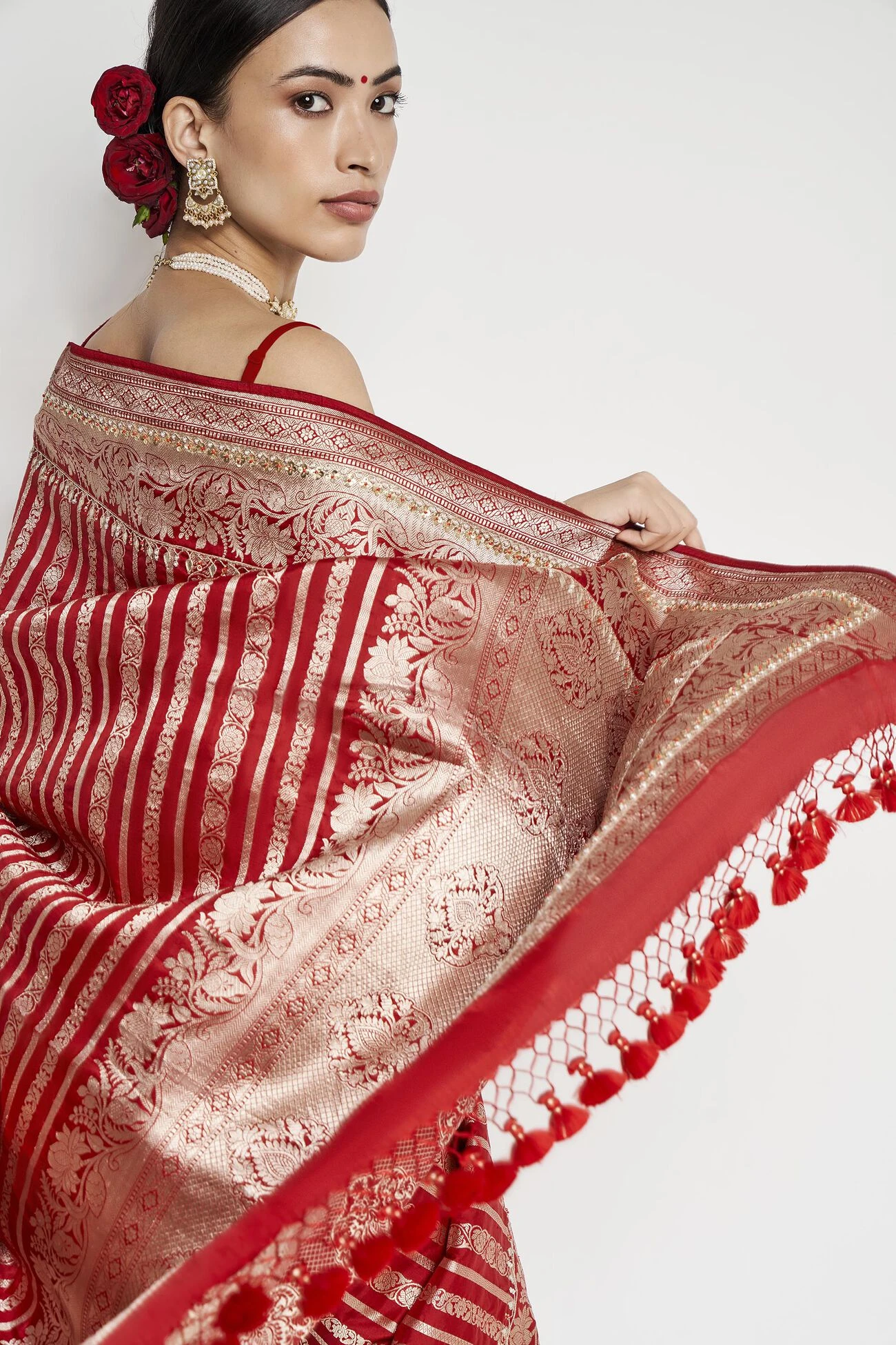 Hargun Benarasi Saree - Red 7 Hargun Benarasi Saree - Red - Image 7