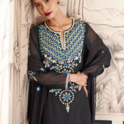 Faramir Suit Set - Black 8 Faramir Suit Set - Black -Abhinaya shop F22R45 Black 4