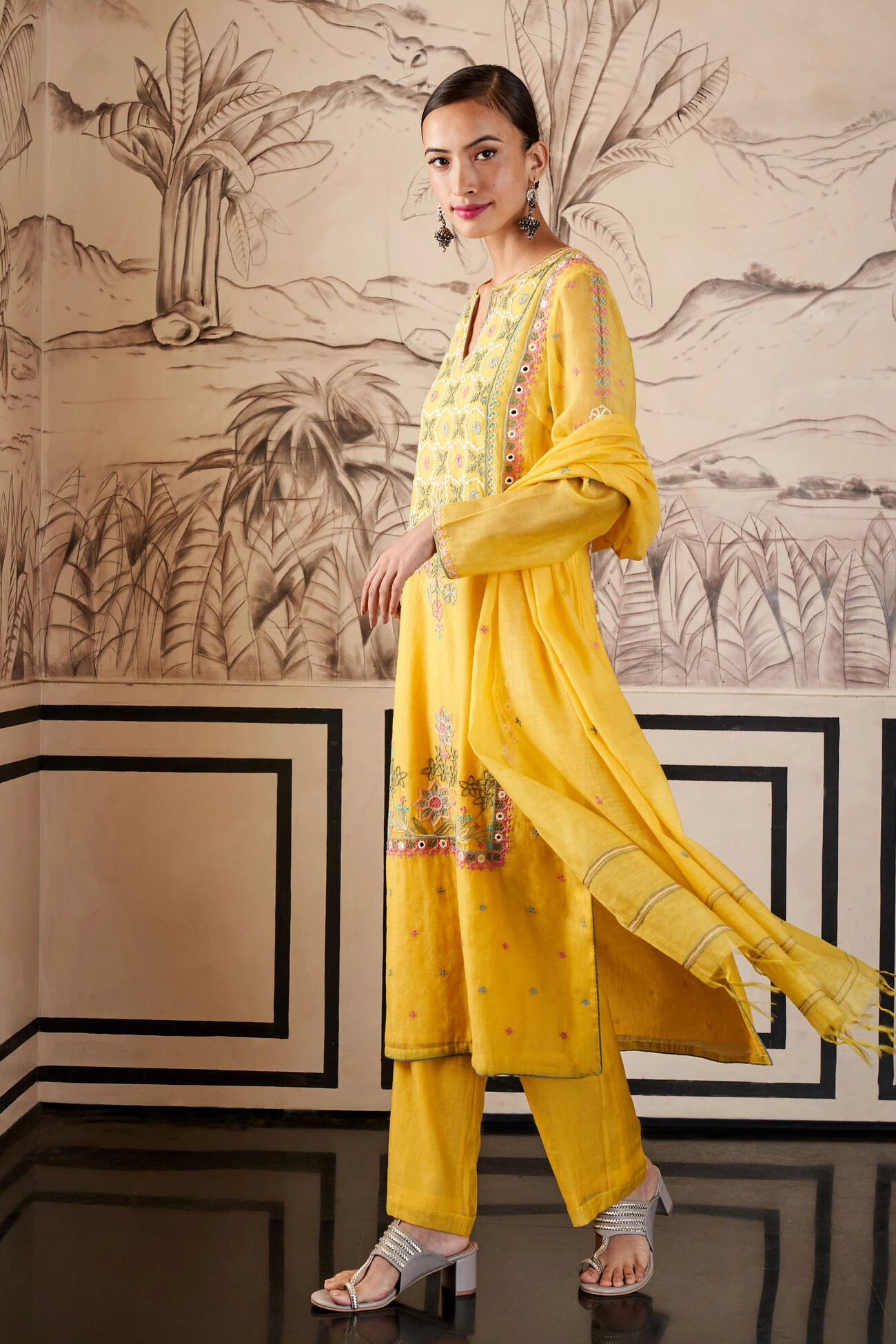 Izna Suit Set - Yellow 2 Izna Suit Set - Yellow - Image 2