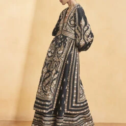 Into The Wilderness Kurta Set - Black 15 Into The Wilderness Kurta Set - Black -Abhinaya shop F23R526 Black 4