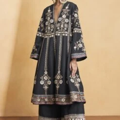 Flowers Of The Forest Kurta Set - Black