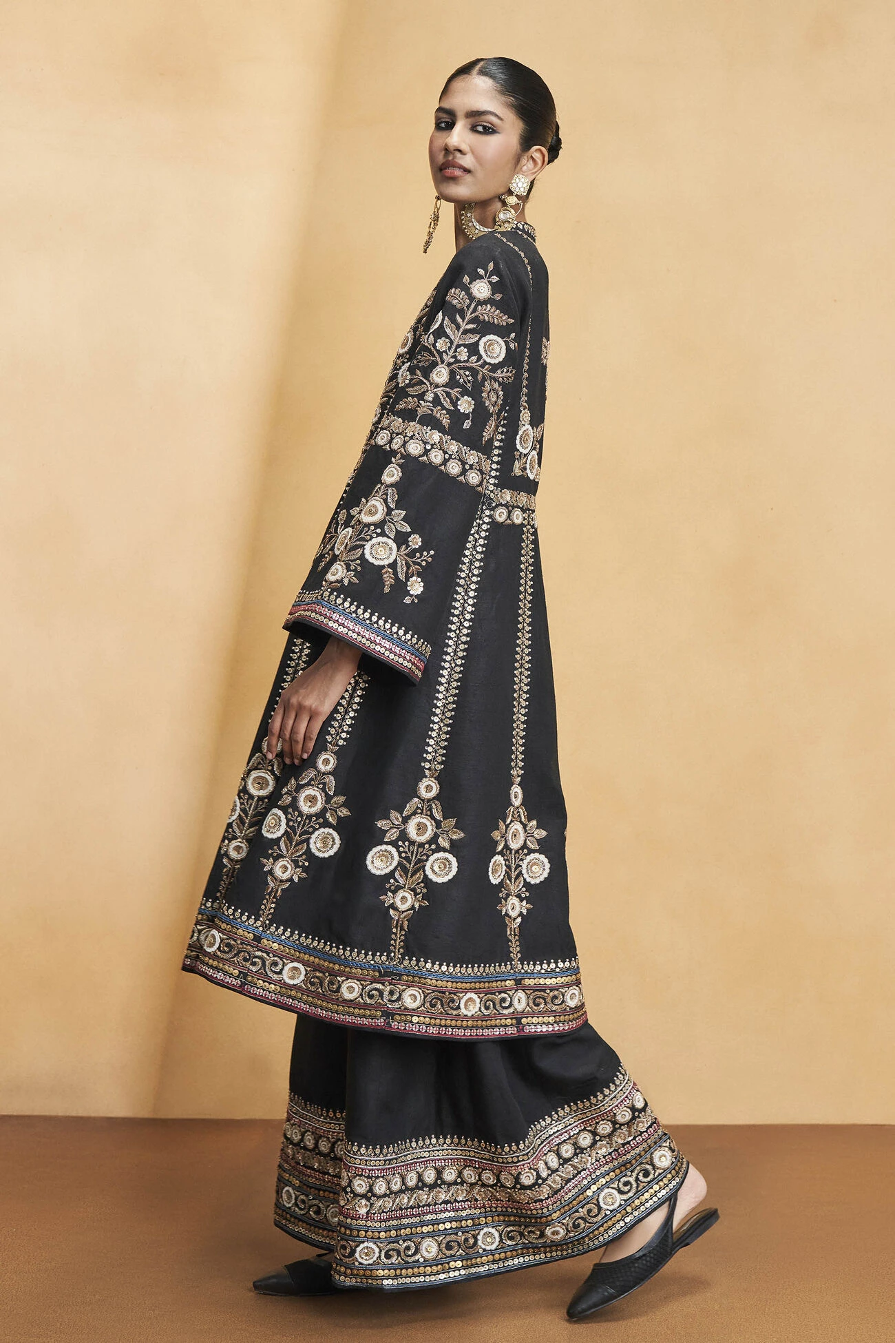 Flowers Of The Forest Kurta Set - Black 2 Flowers Of The Forest Kurta Set - Black - Image 2