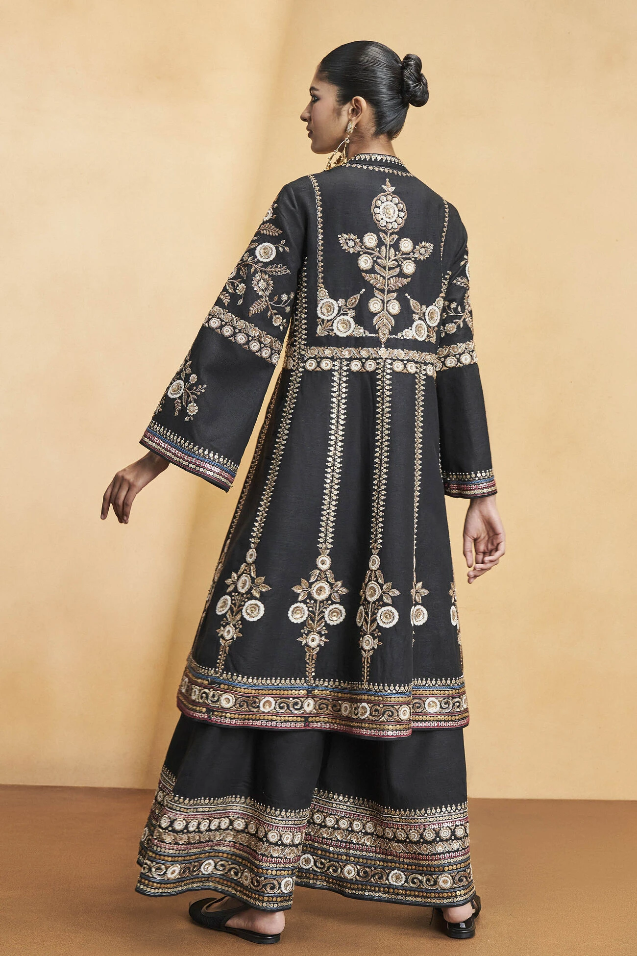 Flowers Of The Forest Kurta Set - Black 3 Flowers Of The Forest Kurta Set - Black - Image 3