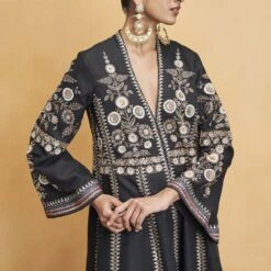Flowers Of The Forest Kurta Set - Black 12 Flowers Of The Forest Kurta Set - Black -Abhinaya shop F23R630 Black 5