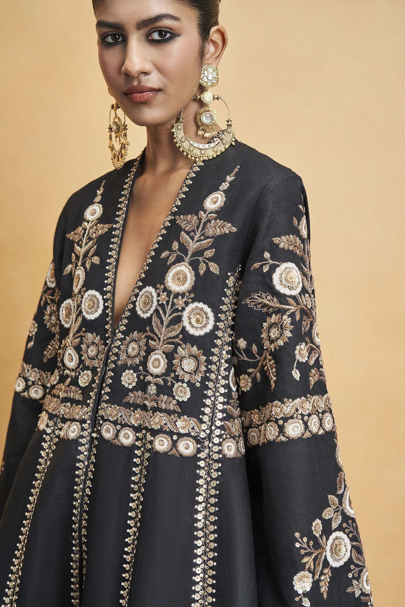 Flowers Of The Forest Kurta Set - Black 6 Flowers Of The Forest Kurta Set - Black - Image 6