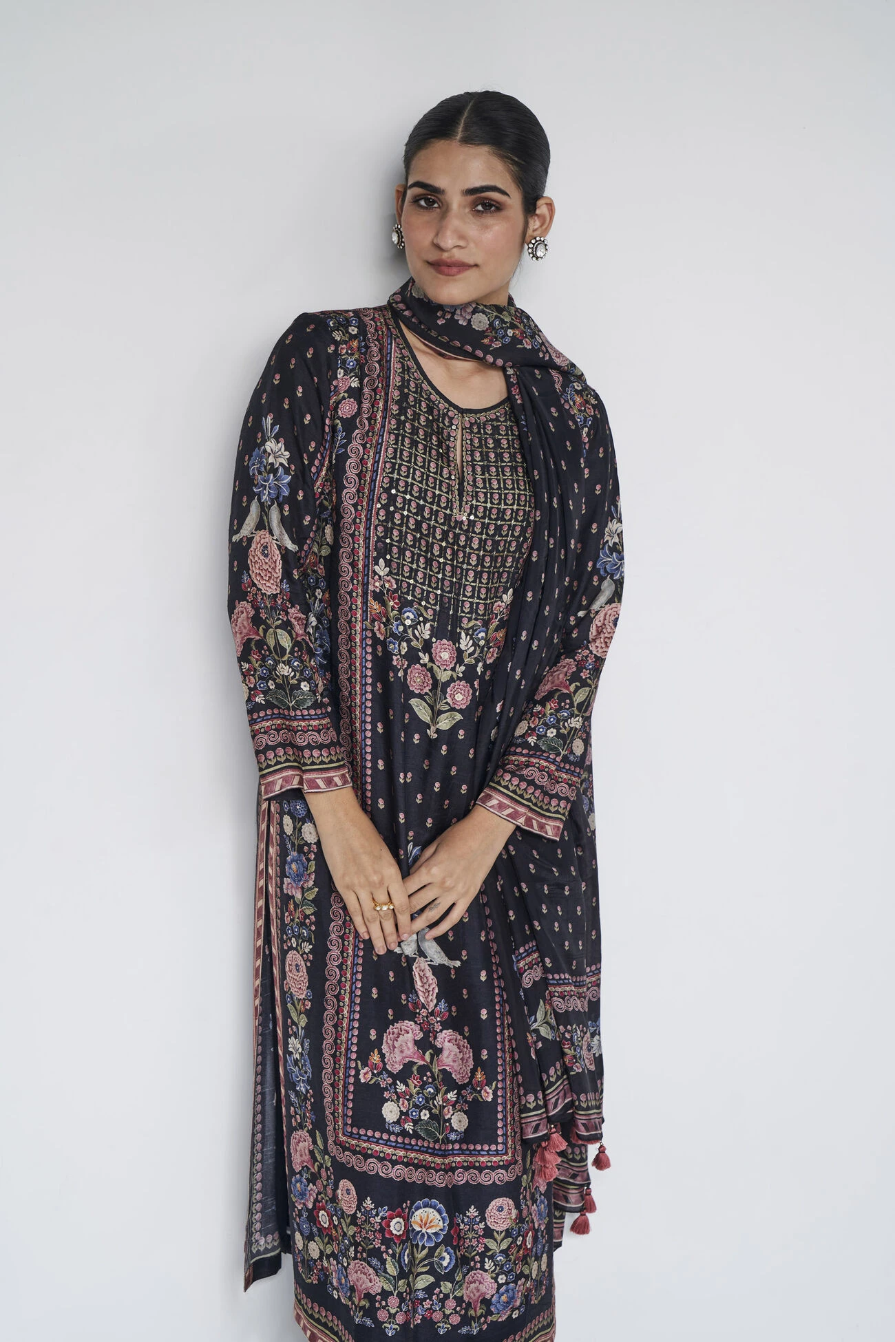 Elnaz Suit Set - Black 4 Elnaz Suit Set - Black - Image 4