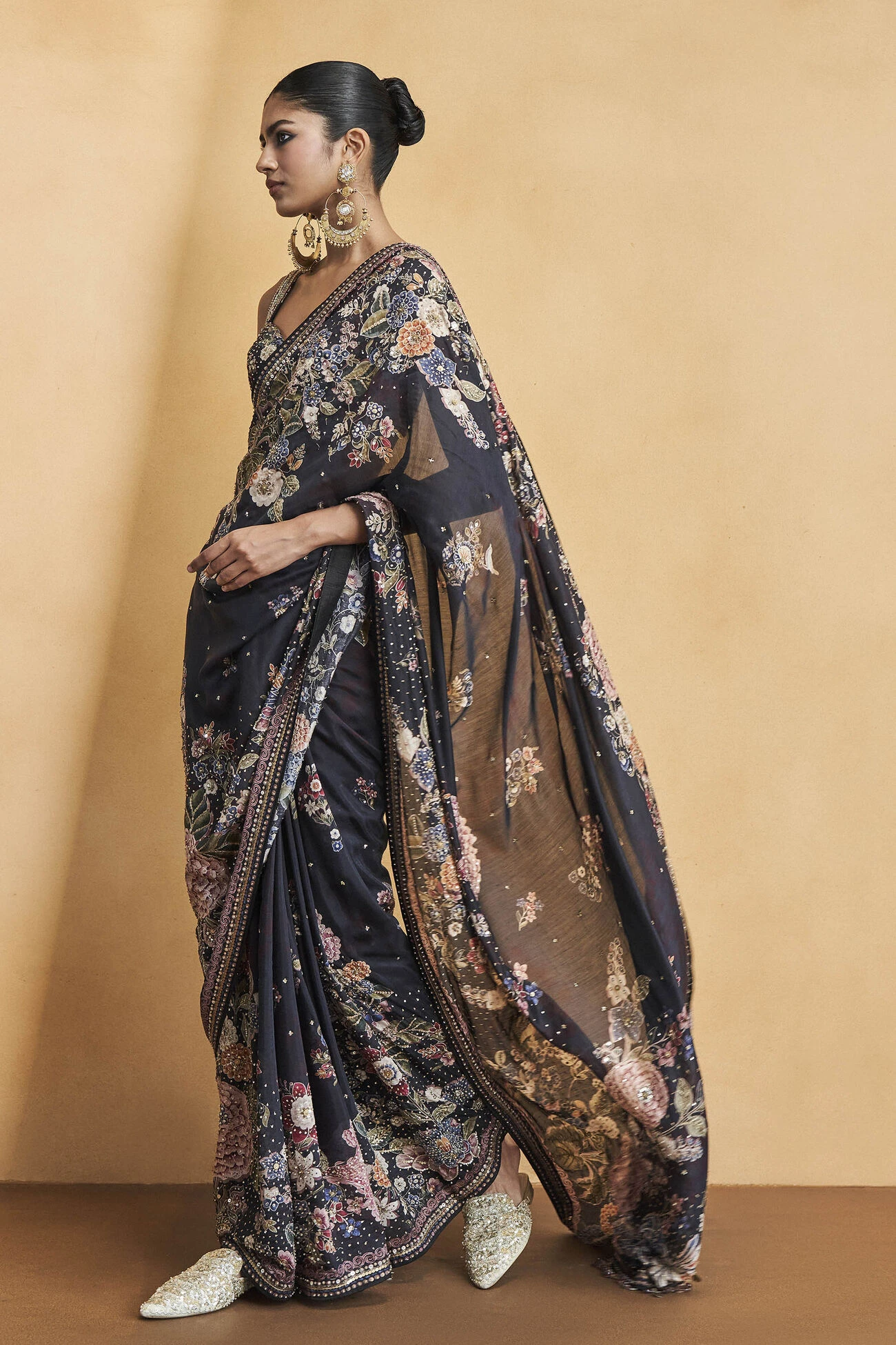 Whisper Of The Wildforest Saree Set- Black 2 Whisper Of The Wildforest Saree Set- Black - Image 2