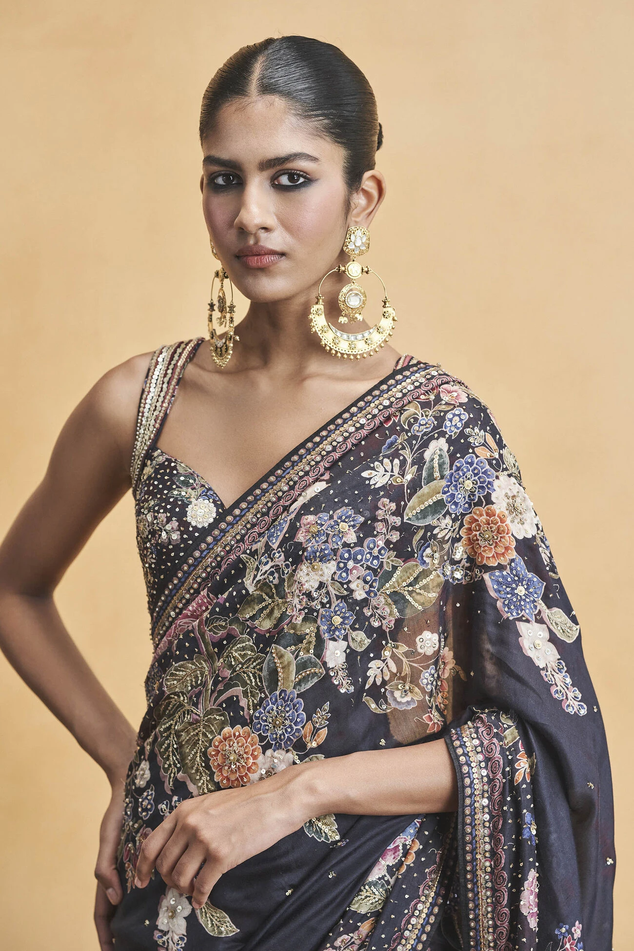 Whisper Of The Wildforest Saree Set- Black 4 Whisper Of The Wildforest Saree Set- Black - Image 4