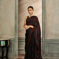 Deetya Bandhani Saree – Black/Red 7 Deetya Bandhani Saree – Black/Red -Abhinaya shop ad f21p68 black 3