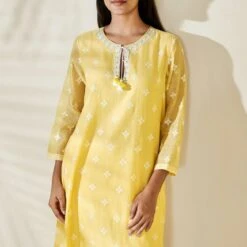 Hirisha Kurta – Yellow -Abhinaya shop ad s22m35 yellow 4